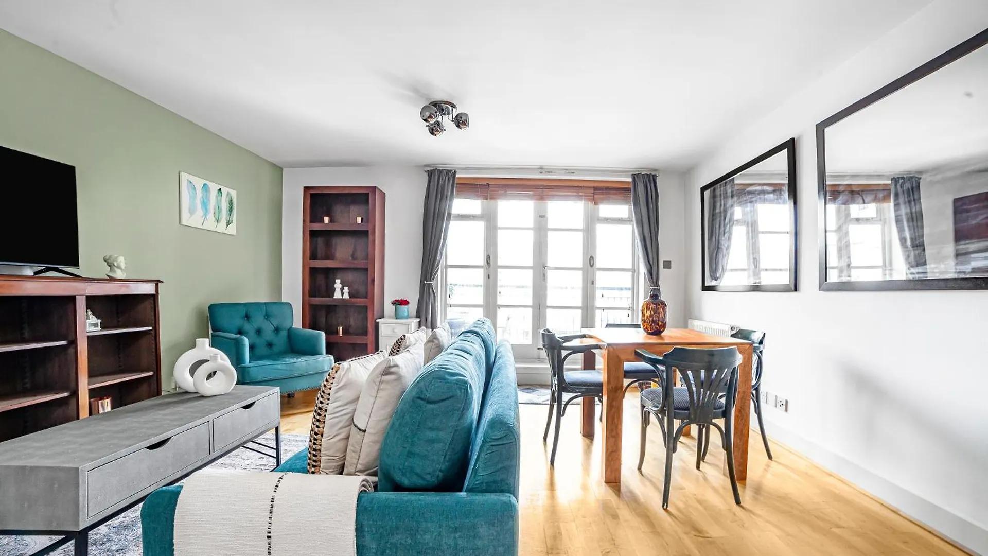 The Canary Wharf Flat London 0*,